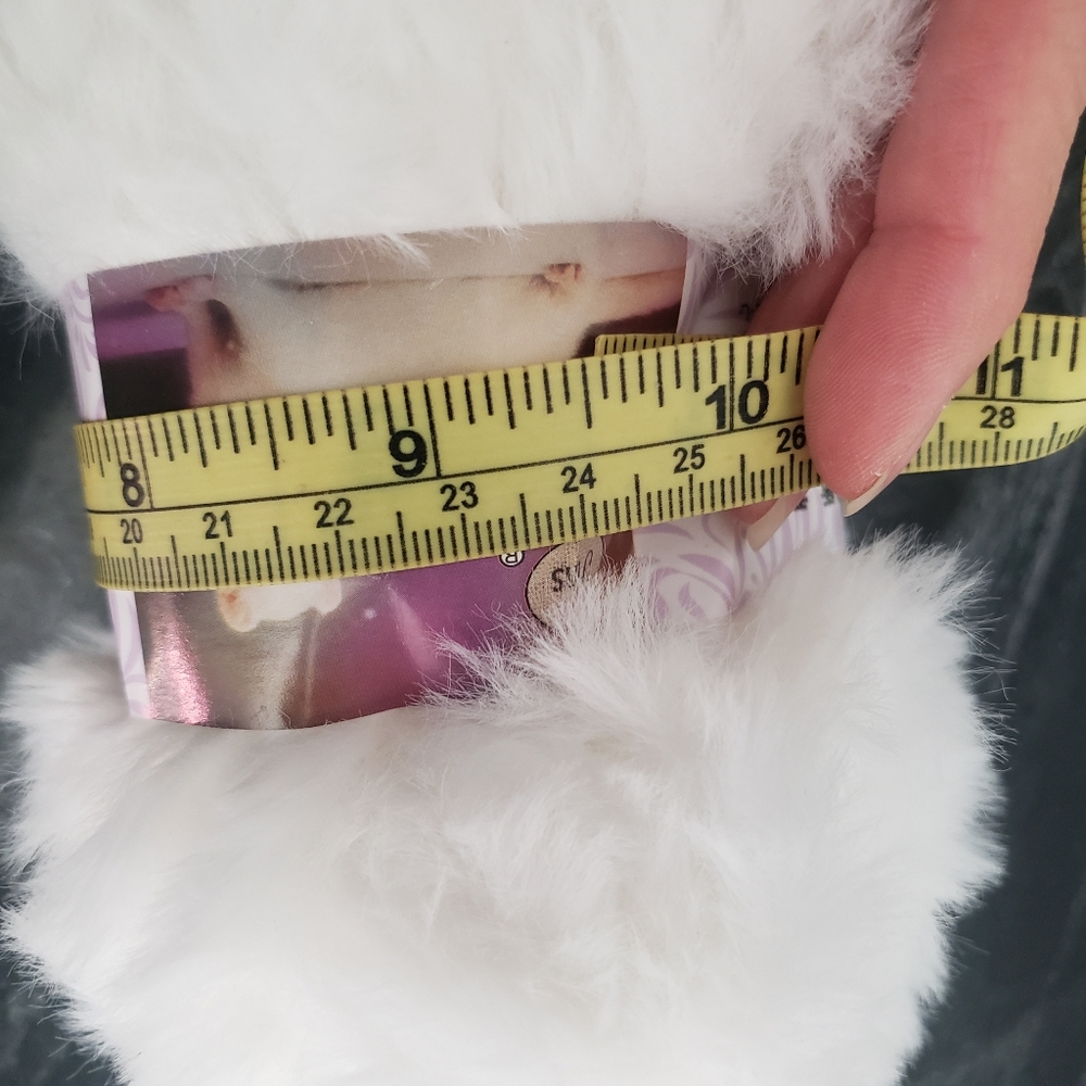 1 Skein Soft white fuzzy fur - Picture 5 of 6